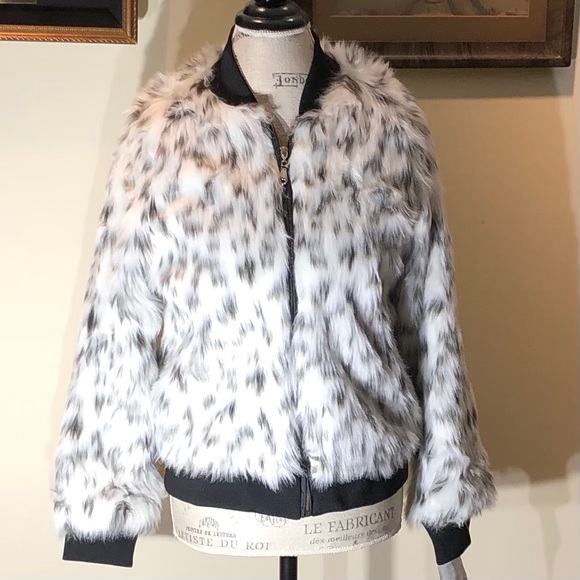 NWOT Say What? White & Black Faux Fur Jacket Sz M - Picture 2 of 12